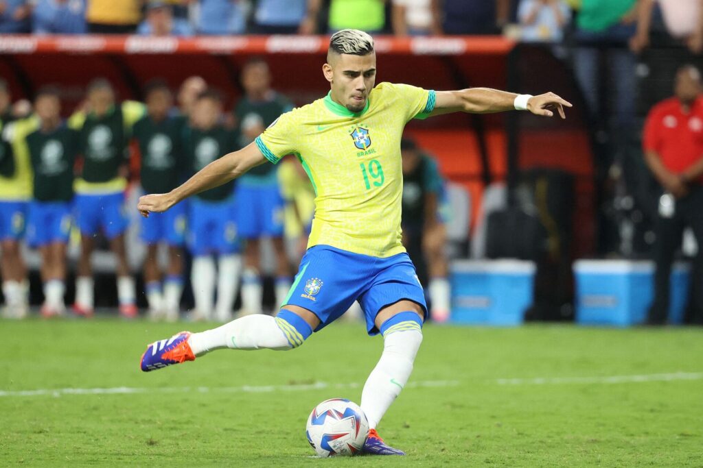 Andreas Pereira i aktion for det brasilianske landshold.