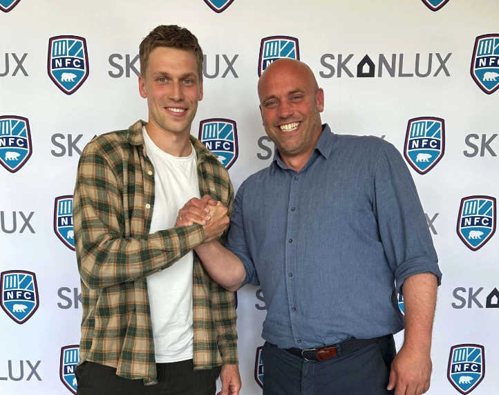 Kasper Jensen og cheftræner Claus Jensen i Nykøbing FC