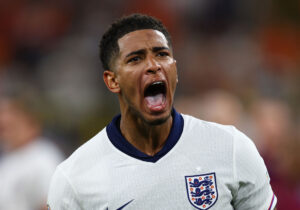 Bellingham jubler efter scoring for England