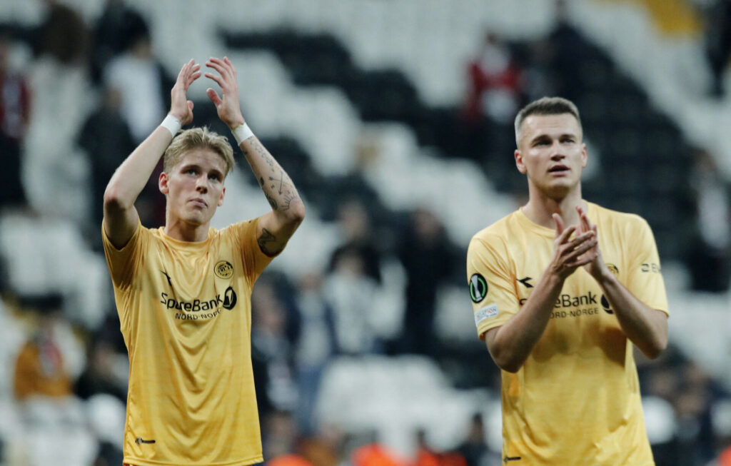 Albert Grønbæk takker fansene efter kampen mellem Bodø/Glimt og Besiktas.