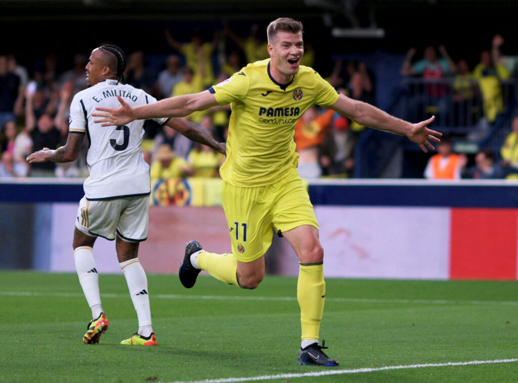 Alexander Sørloth fejrer en scoring for Villarreal