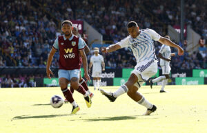 Nottingham Forests Murillo afslutter på mål i Premier League-kampen mod Burnley på Turf Moor.