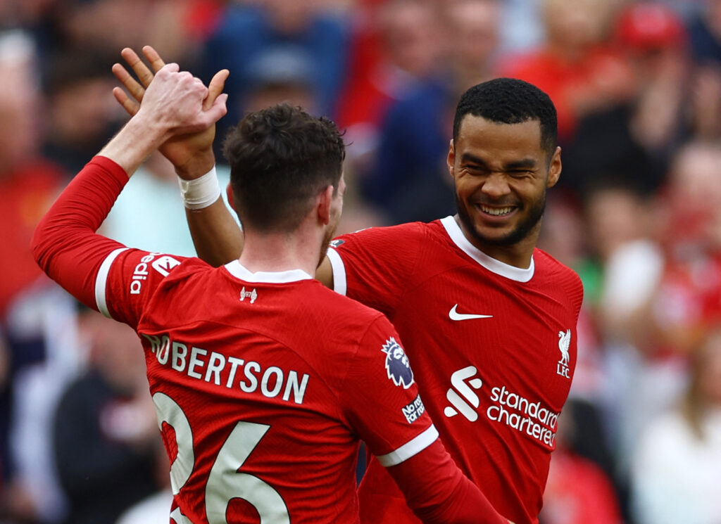 Cody Gakpo og Andy Robertson jubler over en scoring for Liverpool. Se stillingen i Premier League og alle de andre store ligaer på campo.dk