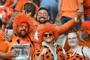 Hollandske fans ved EM 2024 under kampen mellem Holland og Tyrkiet.