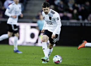 Den 24-årige kroatVejle Boldklubs David Colina i superligakampen mellem FC Midtjylland og Vejle Boldklub på MCH Arena i Herning