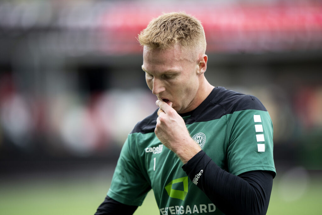 Viborgs Målmand Lucas Lund Pedersen under superligakampen mellem Silkeborg IF og Viborg FF i Silkeborg søndag den 24. september 2023.