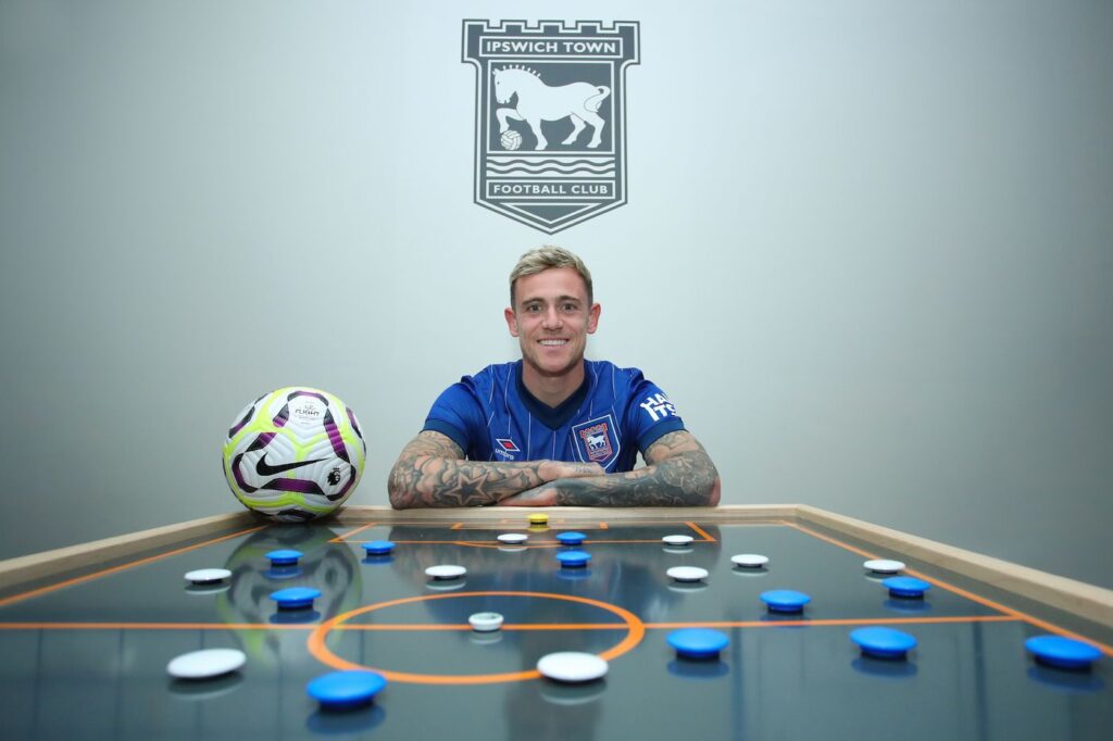 Sam Szmodics er ny i Ipswich Town.