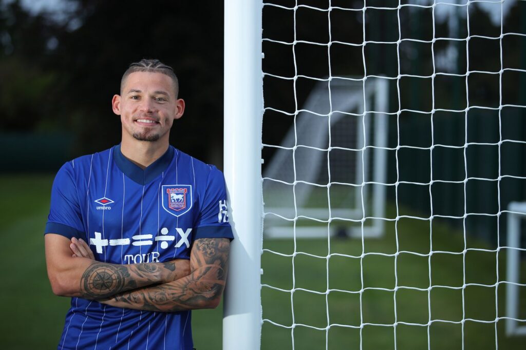 Kalvin Phillips skifter til Ipswich Town.