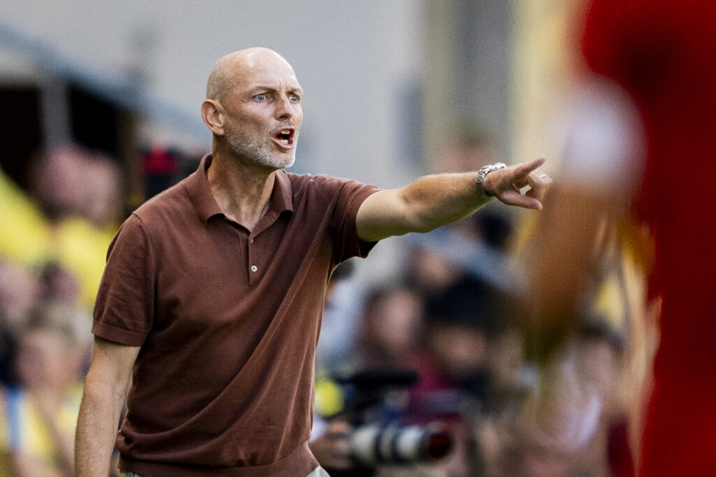 Brøndbys cheftræner Jesper Sørensen under superligakampen mellem Brøndby og Vejle på Brøndby Stadion mandag den 29. juli 2024.