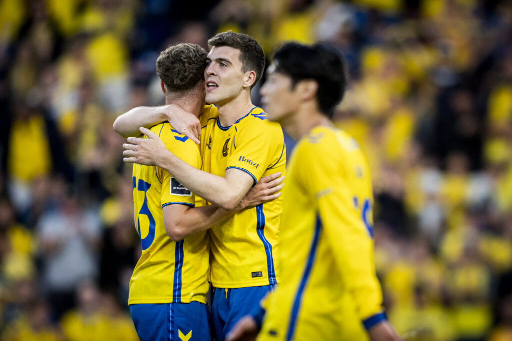 Brøndbys Christian Cappis og Jacob Rasmussen under superligakampen mellem Brøndby og Vejle på Brøndby Stadion mandag den 29. juli 2024.