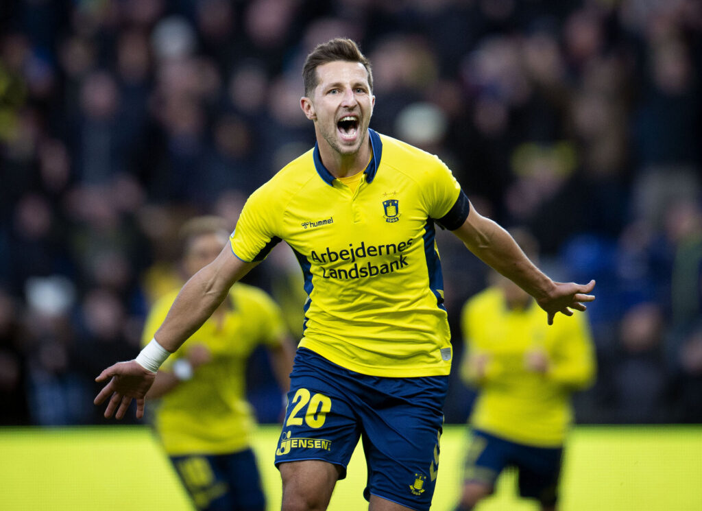 Kamil Wilczek jubler i Brøndby-trøjen.