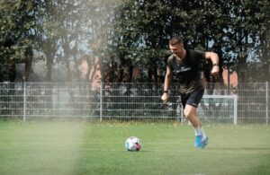 Englænderen Max Power træner med i AGF