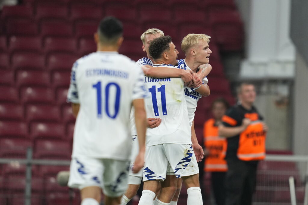 Victor Froholdt fejrer sin scoring for F.C. København.