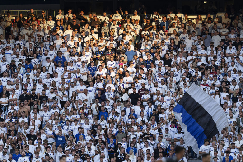 FCKs fans. FC København møder FCB Magpies i Conference League kvalifikation i Parken torsdag den 1. august 2024.