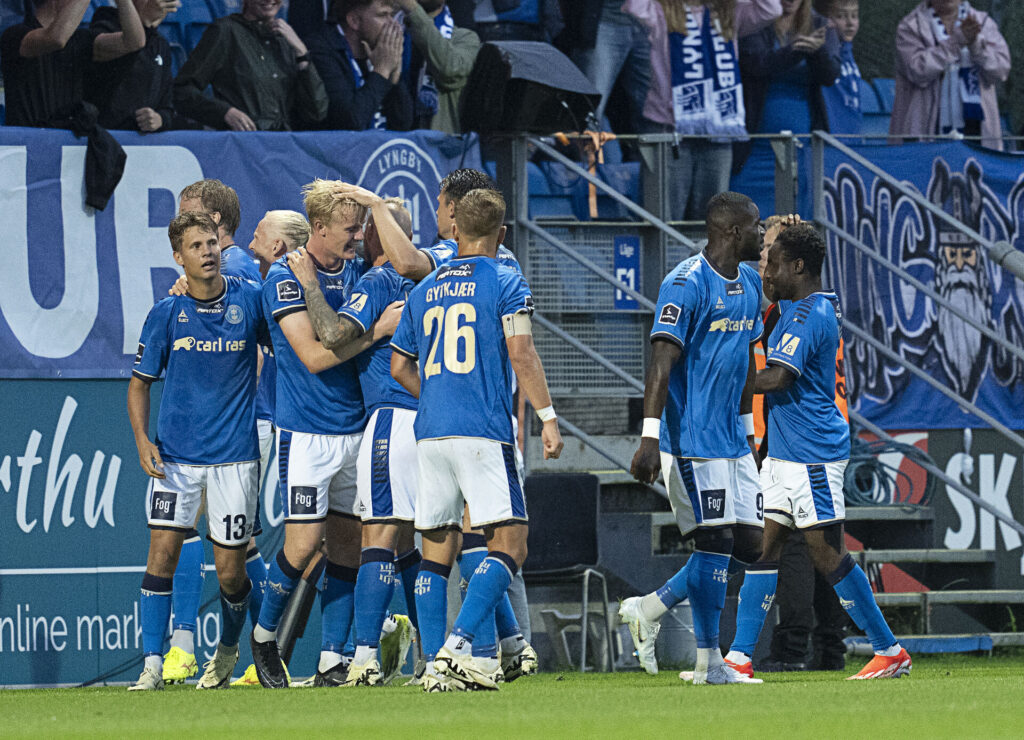 Lyngby Boldklub jubler efter mål