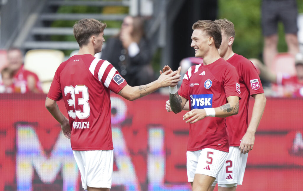 Oliver Sonne (SIF 5) scorer til 1 - 1 under superligakampen mellem Silkeborg IF og FC Nordsjælland på JYSK Park i Silkeborg søndag den 18. august 2024.