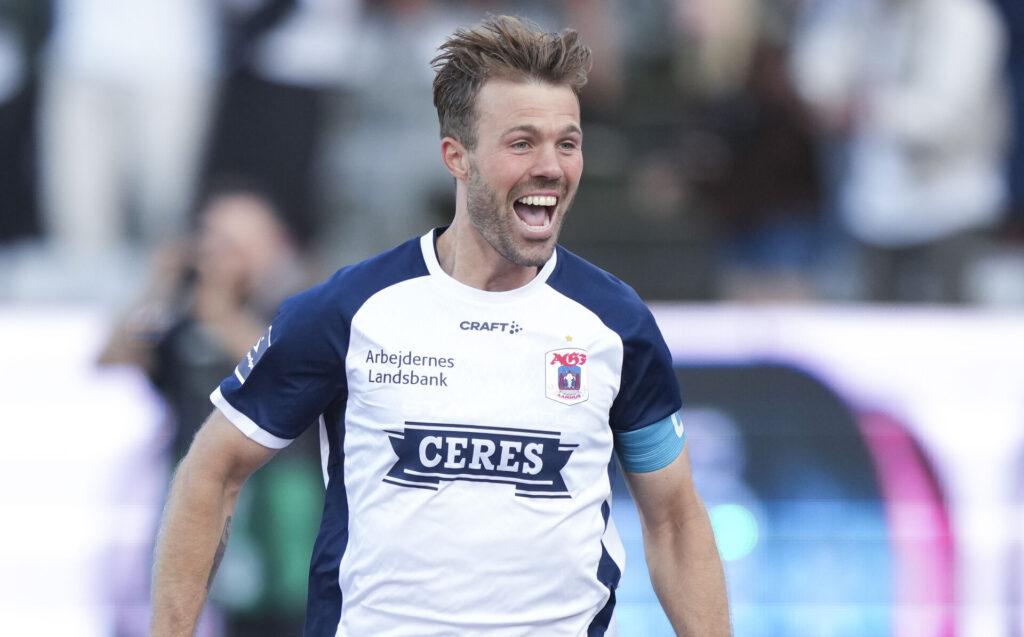 Patrick Mortensen jubler efter sin scoring for AGF