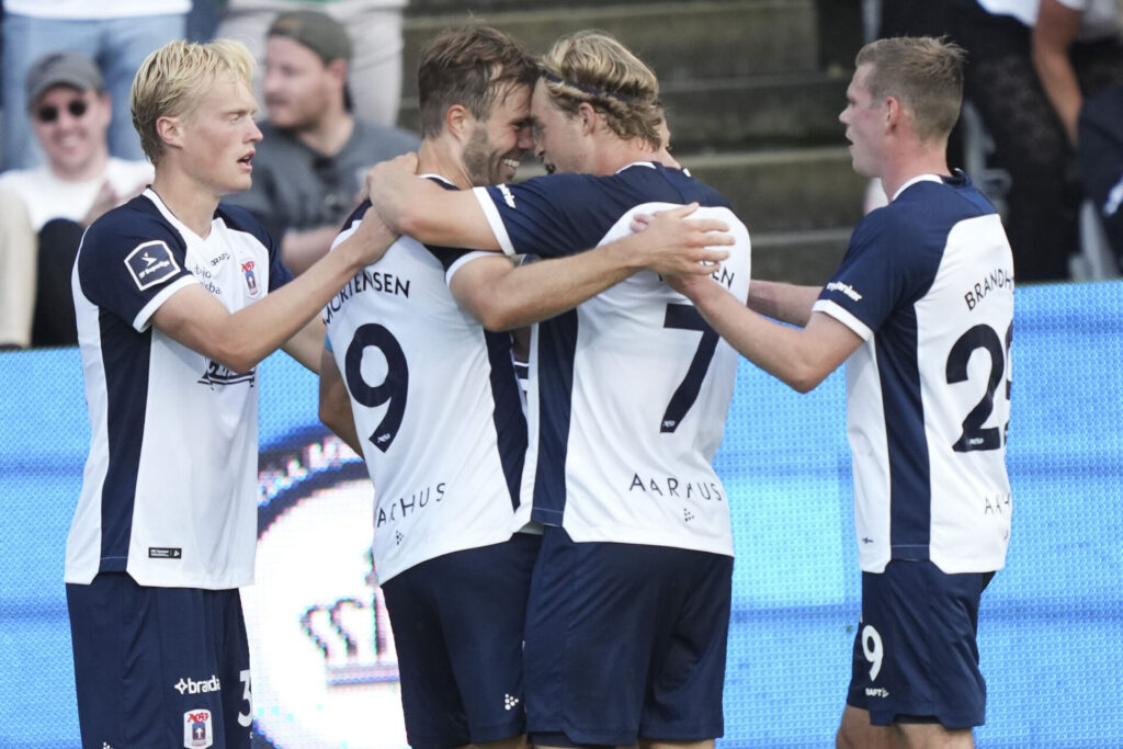 Patrick Mortensen (AGF 9) scorer til 1 - 0 under Superligakampen mellem AGF og Sønderjyske på Ceres Park i Aarhus fredag den 2. august 2024