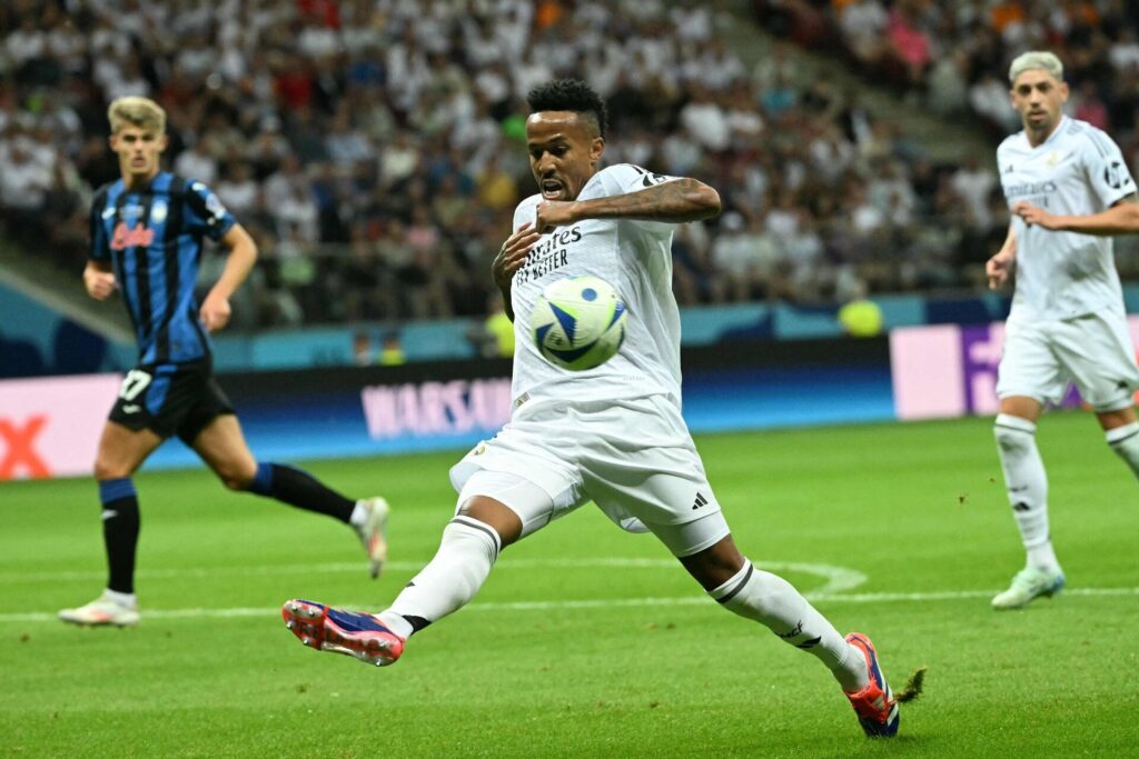 Eder Militao i aktion for Real Madrid under UEFA Super Cup finalen mod Atalanta