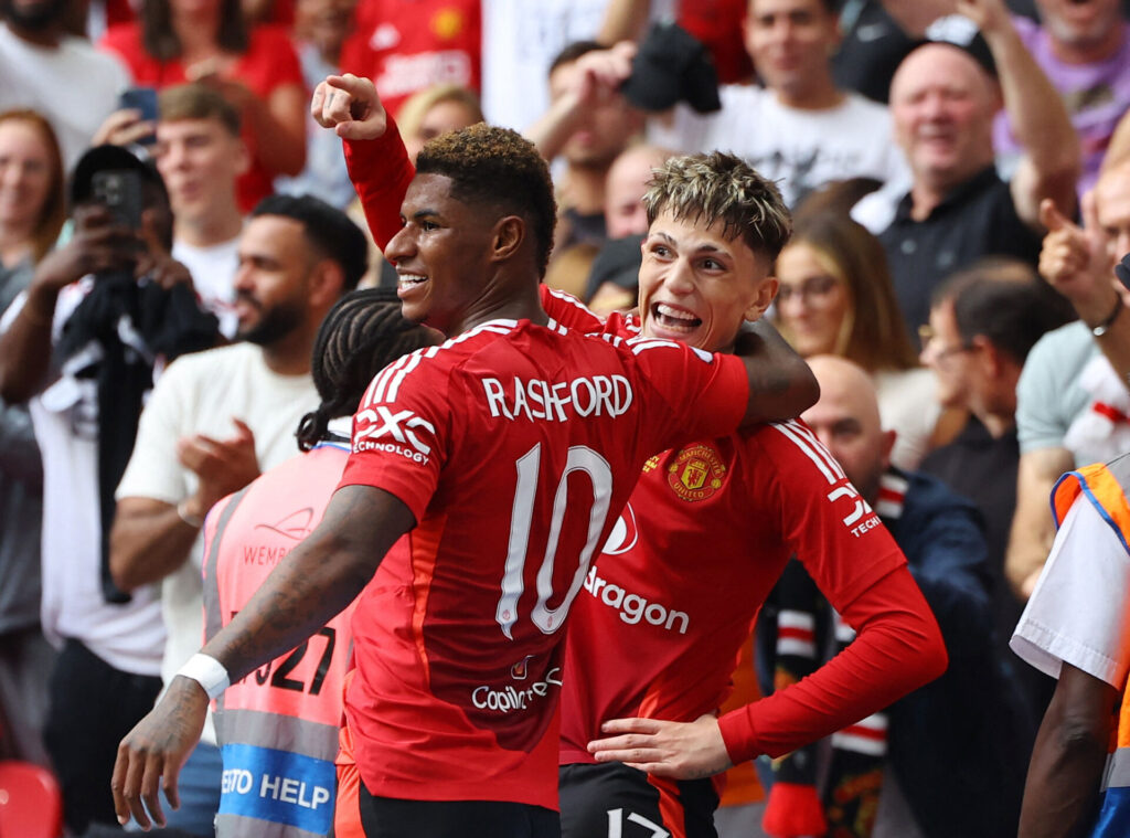 Marcus Rashford fejrer en Manchester United-scoring.