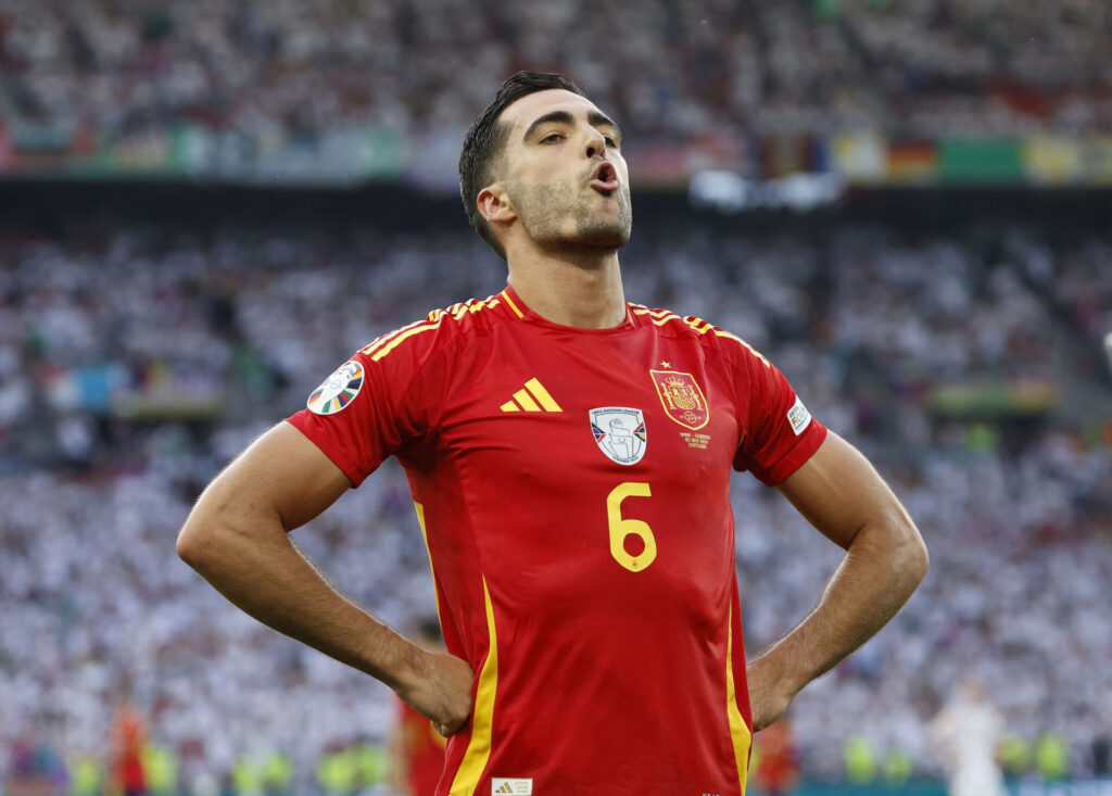 Mikel Merino jubler for Spanien i kamp under EM