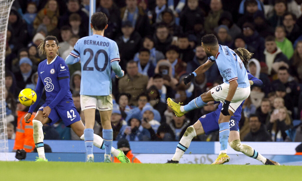 Bashir Humphreys i aktion for Chelsea mod Manchester City.