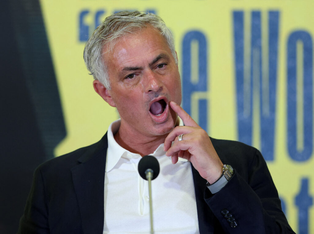 José Mourinho præsenteres i Fenerbahce.