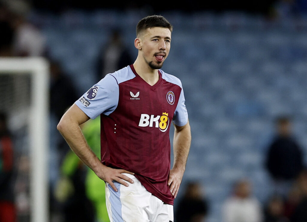 Clement Lenglet under en kamp for Aston Villa.