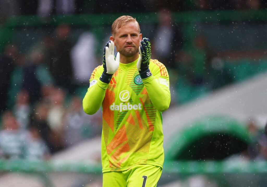 Schmeichel klapper ud til publikum efter kamp for Celtic