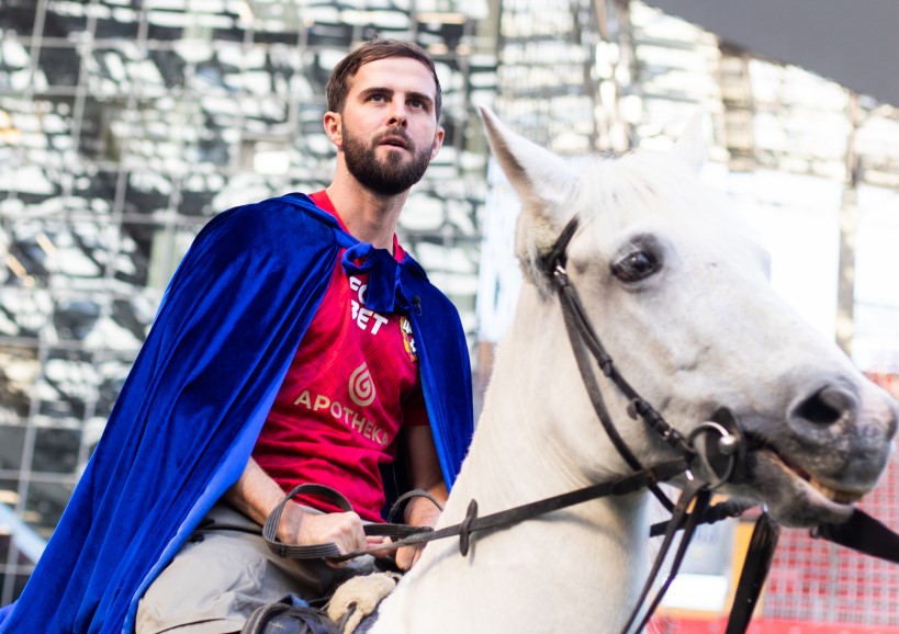 Miralem Pjanic præsenteres i CSKA Moskva.