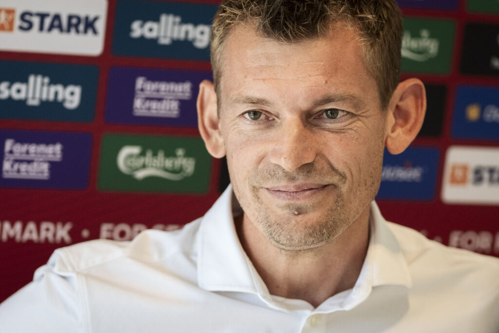 Lars Knudsen til pressemøde for Herrelandsholdet