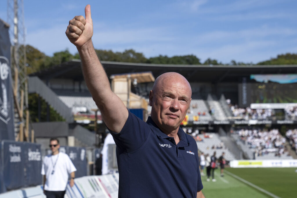 Uwe Rösler jubler efter en AGF sejr