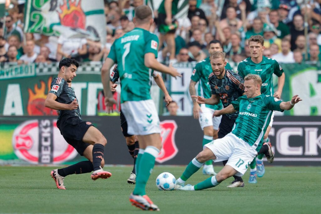 Werder Bremen i aktion mod Bayern