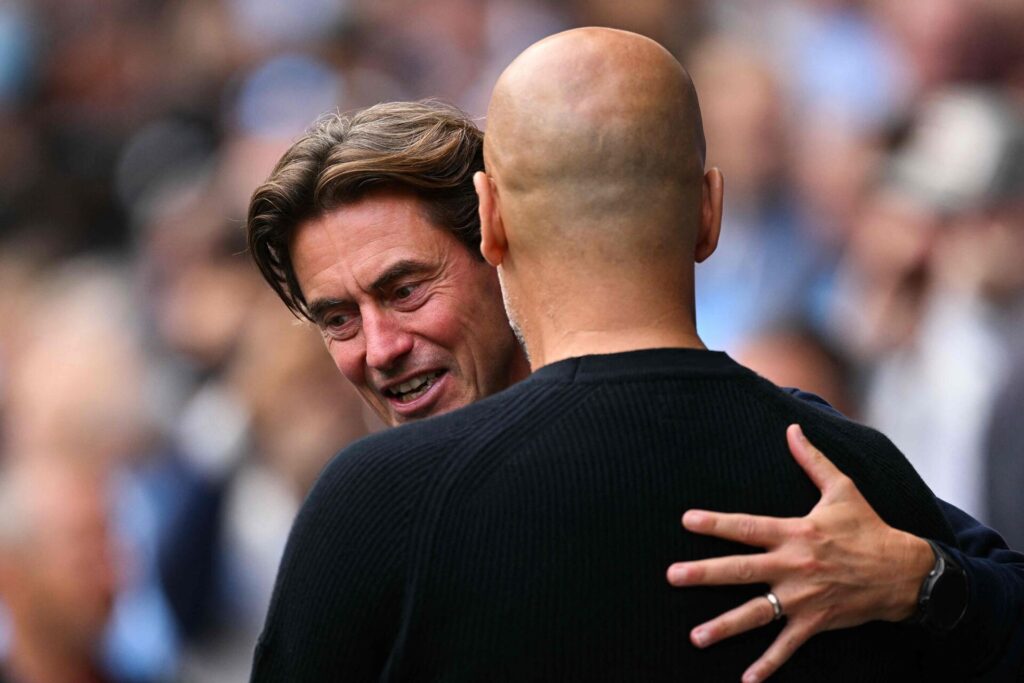 Thomas Frank krammer med Pep Guardiola