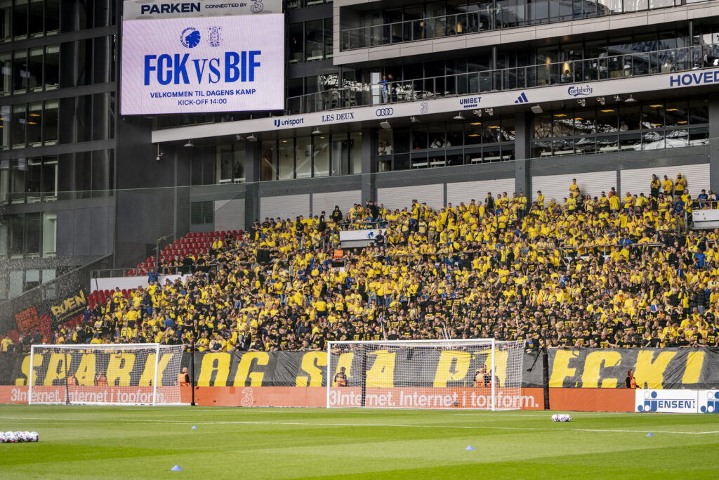 Brøndby IFs fans før 3F Superliga-kampen mellem FC København og Brøndby IF i Parken i København, søndag den 1. september 2024