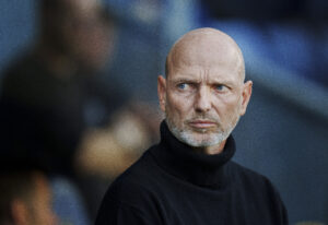 Jesper Sørensen ser bekymret ud.