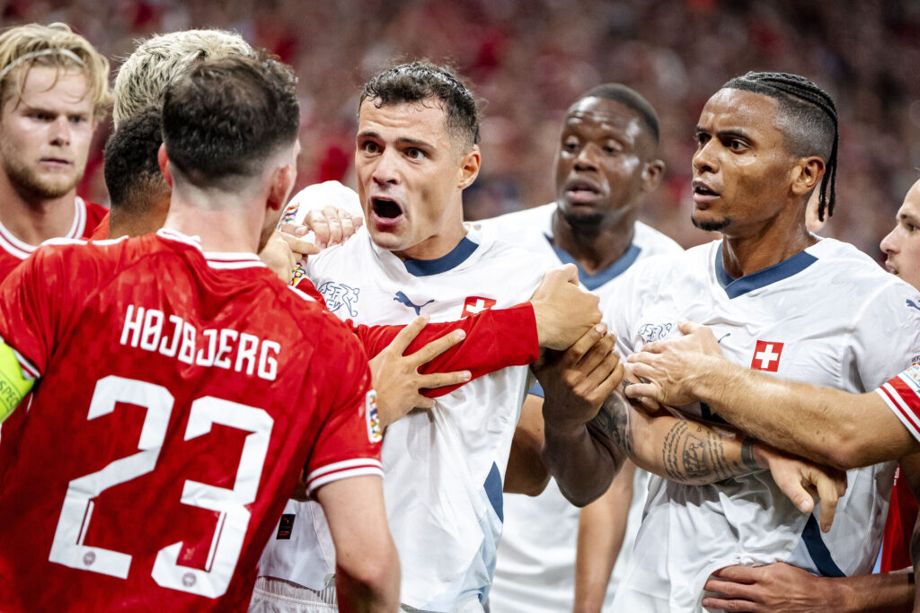 Granit Xhaka og Pierre-Emile Højbjerg oppe at toppes i Parken.