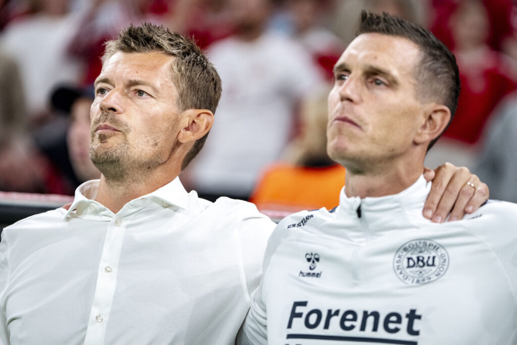 Lars Knudsen og Daniel Agger forud for landskampen mod Schweiz.