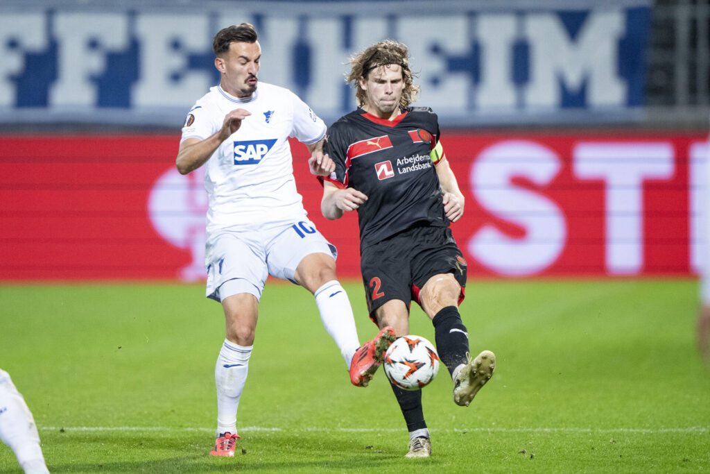 Mads Bech Sørensen i kamp for FC Midtjylland mod Hoffenheim.