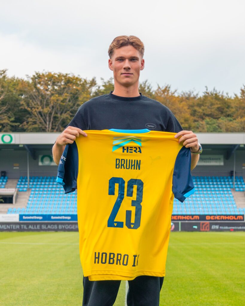 Marco Bruhn præsenteres som ny angriber i Hobro IK.