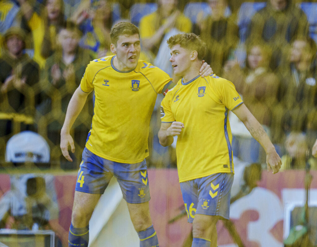 Mathias Kvistgaarden scorer til 1-0 og jubler med Jacob Rasmussen og Filip Bundgaard under superligakampen mellem Brøndby IF og Sønderjyske på Brøndby Stadion søndag den 15. september 2024