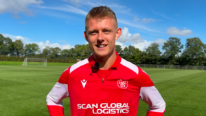 Mathias Jørgensen i AaB-tøj