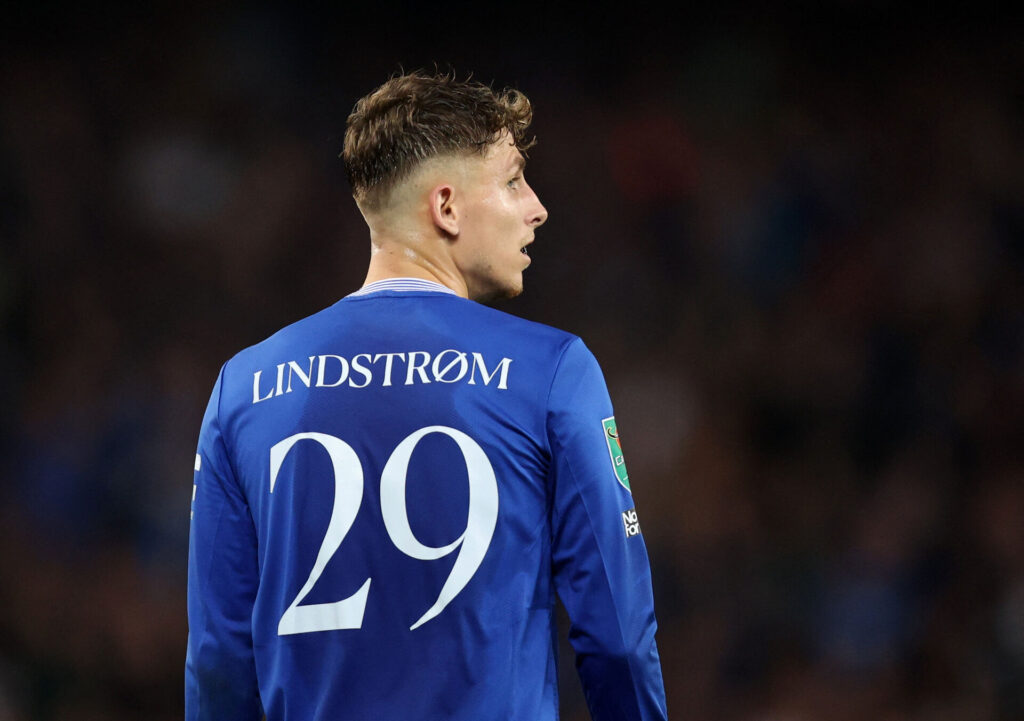 Jesper Lindstrøm i kamp for Everton