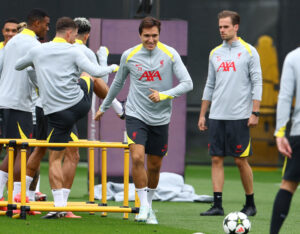 Federico Chiesa i træning for Liverpool