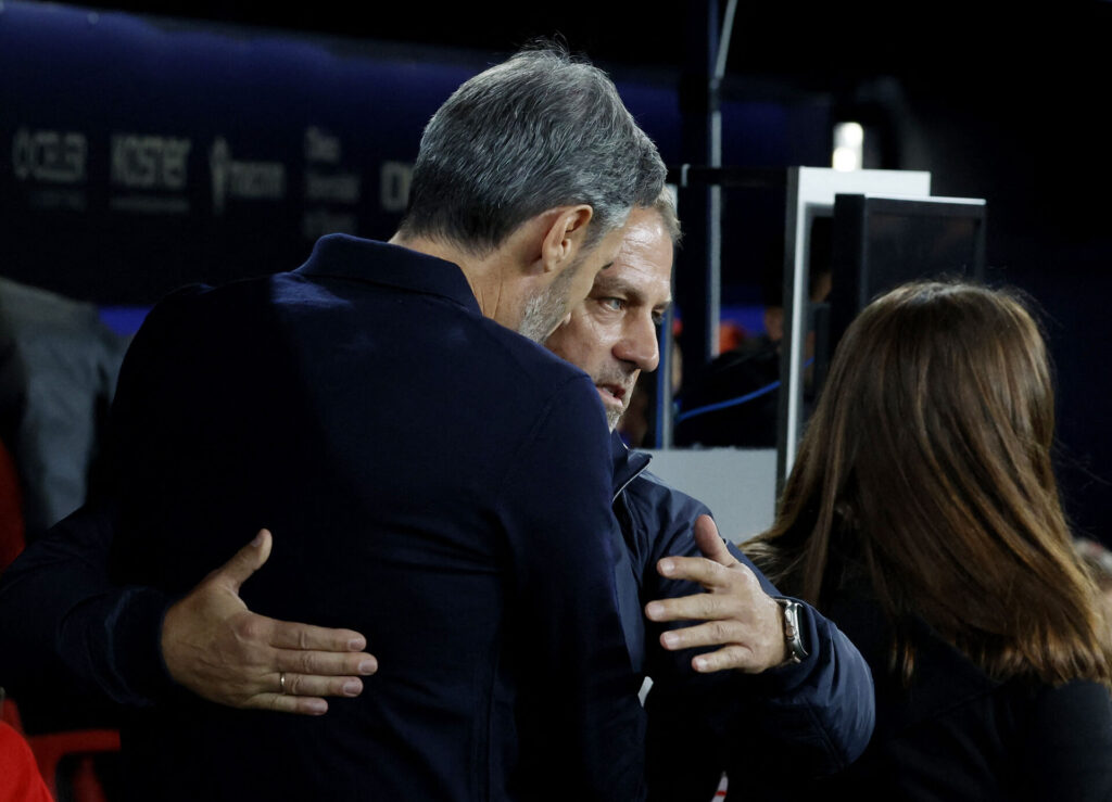 Hansi Flick står i spidsen i FC Barcelonas nederlag mod Osasuna.