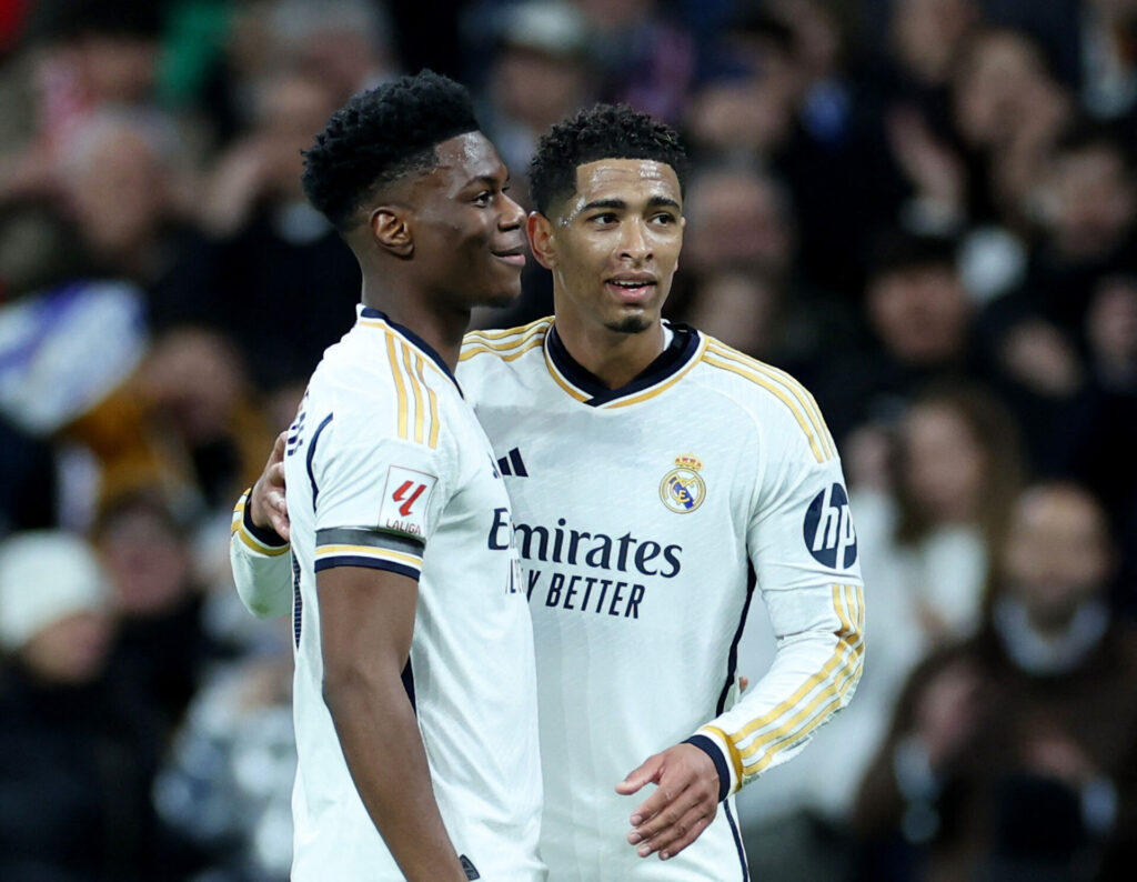 Jude Bellingham og Aurelien Tchouameni fejrer scoring i kampen mellem Real Madrid og Griona.