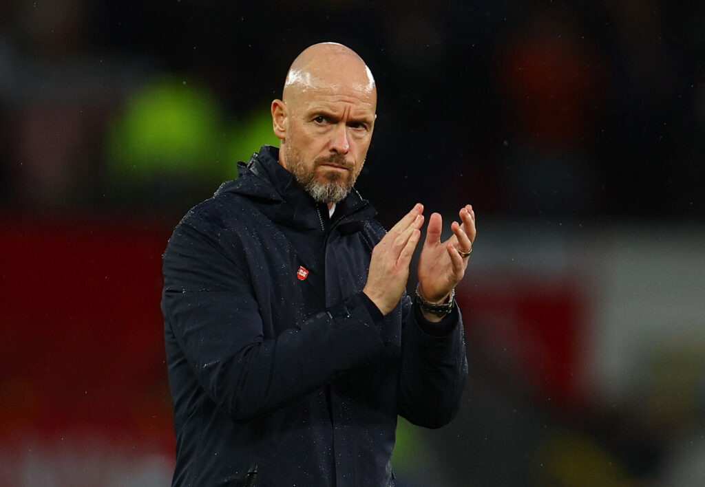 Erik ten hag klapper efter nederlaget til Tottenham.