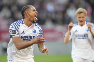 German Onugkha fejrer den scoring, der bagefter blev annulleret under F.C. Københavns kamp mod FC Midtjylland.