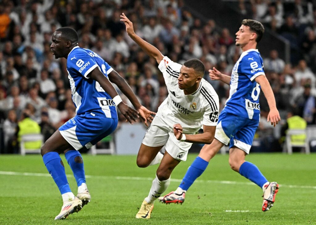 Kylian Mbappé i aktion for Real Madrid mod Alaves.