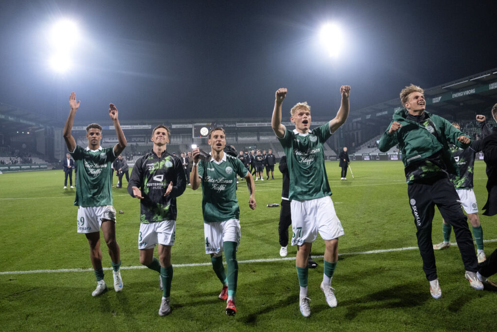 Viborg spillerne fejrer en sejr i Superligaen